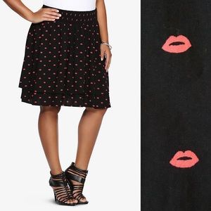 🎉BOGO🎉 Torrid LIPS CHALLIS 2-tier SKATER SKIRT